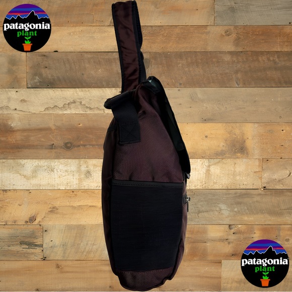 Patagonia Messenger Bag - Picture 5 of 11